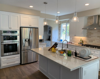 Kitchen White Shaker Full Tile Backsplash
