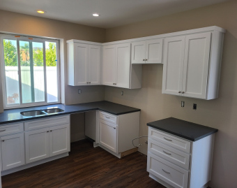 Kitchen White Shaker No Backsplash